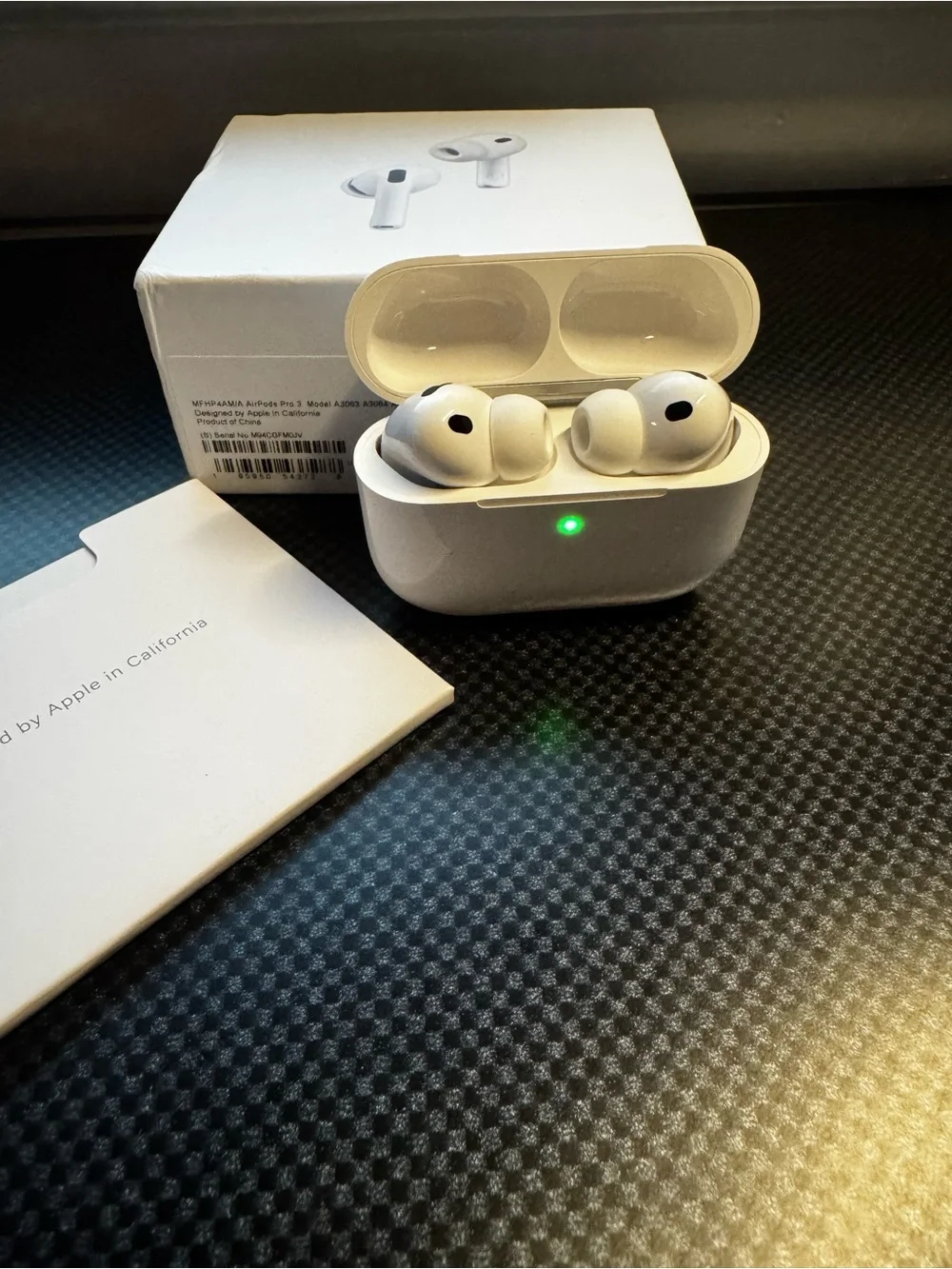 Apple airpods white